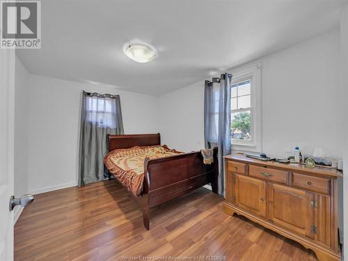 1562 Richmond Street, Windsor, ON - Indoor Photo Showing Bedroom