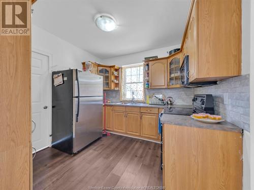 1562 Richmond Street, Windsor, ON - Indoor Photo Showing Kitchen With Double Sink