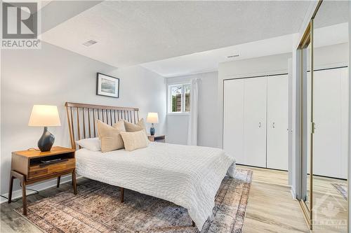 1137 Hartwell Road, Manotick, ON - Indoor Photo Showing Bedroom