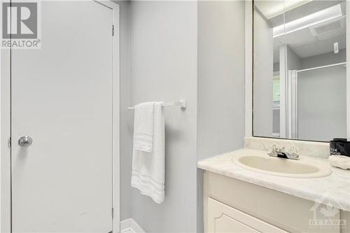 1137 Hartwell Road, Manotick, ON - Indoor Photo Showing Bathroom