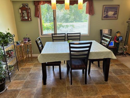 7926 Riverside Drive, Grand Forks, BC - Indoor Photo Showing Dining Room