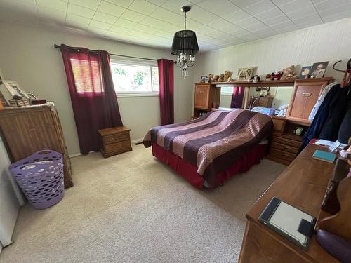 7926 Riverside Drive, Grand Forks, BC - Indoor Photo Showing Bedroom