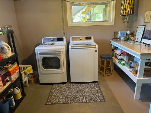 7926 Riverside Drive, Grand Forks, BC - Indoor Photo Showing Laundry Room