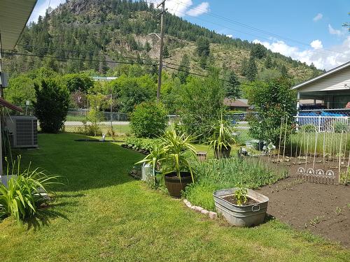 7926 Riverside Drive, Grand Forks, BC - Outdoor