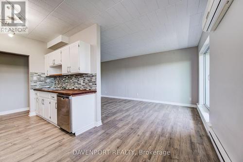 702 - 29 West Avenue W, Kitchener, ON - Indoor Photo Showing Kitchen