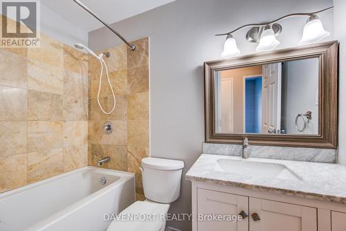 702 - 29 West Avenue W, Kitchener, ON - Indoor Photo Showing Bathroom