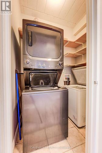 702 - 29 West Avenue W, Kitchener, ON - Indoor Photo Showing Laundry Room