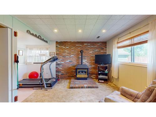 824 14Th Street S, Cranbrook, BC - Indoor With Fireplace