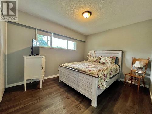 699 N Fifth Avenue, Williams Lake, BC - Indoor Photo Showing Bedroom