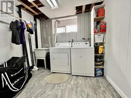 699 N Fifth Avenue, Williams Lake, BC - Indoor Photo Showing Laundry Room