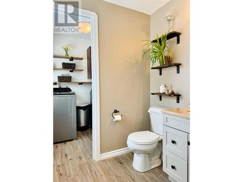 406 Crowne Rise Forest, Kimberley, BC - Indoor Photo Showing Bathroom