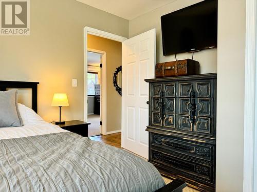 406 Crowne Rise Forest, Kimberley, BC - Indoor Photo Showing Bedroom