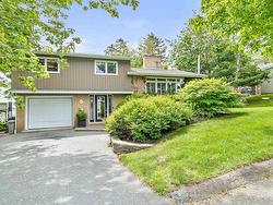 60 Deepwood Crescent  Halifax, NS B3M 2Y6