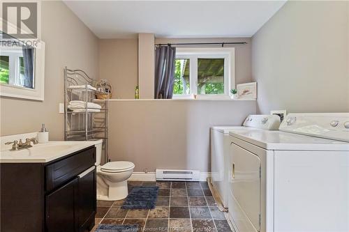 101 Herman St, Dieppe, NB - Indoor Photo Showing Bathroom