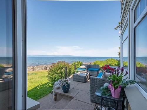 5525 Island Hwy West, Qualicum Beach, BC 