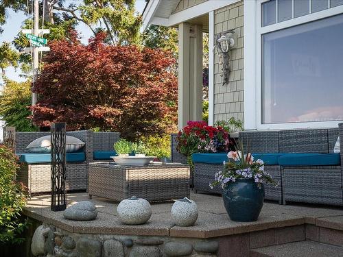 5525 Island Hwy West, Qualicum Beach, BC 