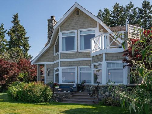 5525 Island Hwy West, Qualicum Beach, BC 