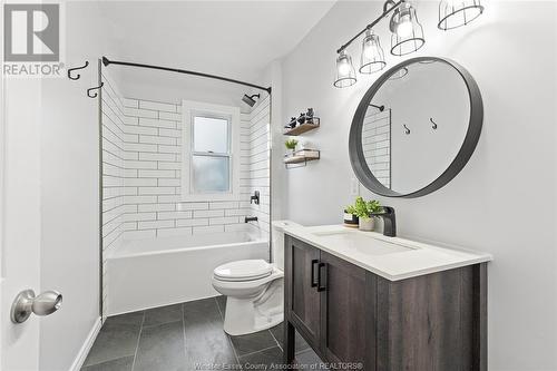 1058 St. Louis Avenue, Windsor, ON - Indoor Photo Showing Bathroom
