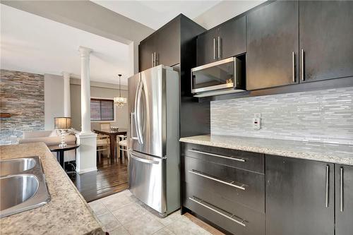 236 Penny Lane, Stoney Creek, ON - Indoor Photo Showing Kitchen With Stainless Steel Kitchen With Double Sink With Upgraded Kitchen