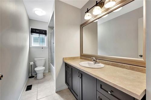 236 Penny Lane, Stoney Creek, ON - Indoor Photo Showing Bathroom