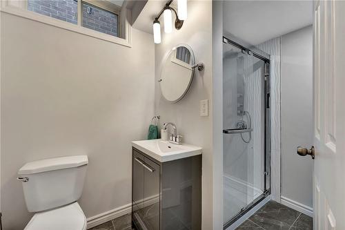 236 Penny Lane, Stoney Creek, ON - Indoor Photo Showing Bathroom