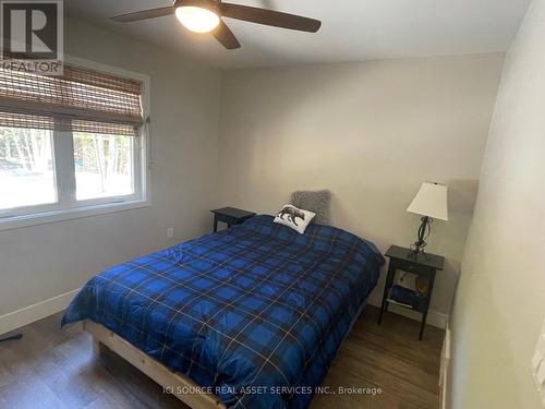 60 Paradise Drive, Northern Bruce Peninsula, ON - Indoor Photo Showing Bedroom