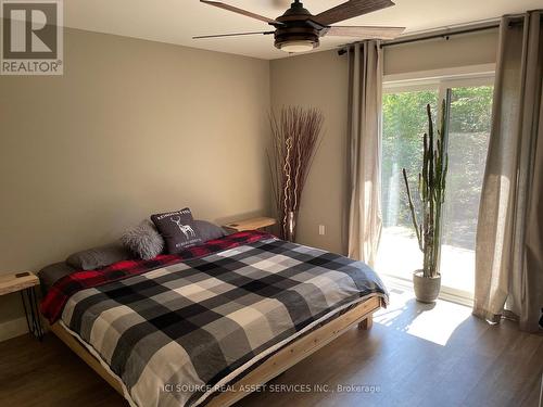 60 Paradise Drive, Northern Bruce Peninsula, ON - Indoor Photo Showing Bedroom