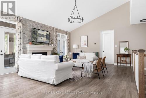 31 Hunter Place, Bracebridge, ON - Indoor Photo Showing Living Room With Fireplace