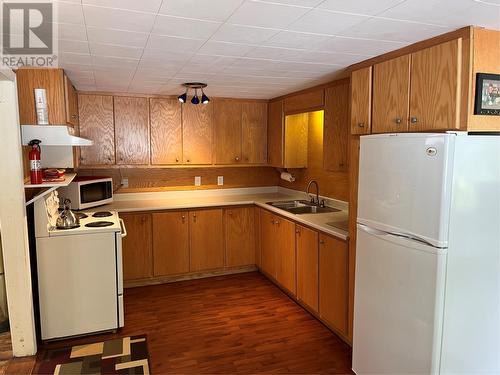 108 Reidville Road, Reidville, NL - Indoor Photo Showing Kitchen With Double Sink