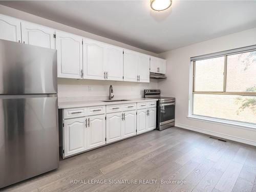 16 Corvus Starway, Toronto, ON - Indoor Photo Showing Kitchen