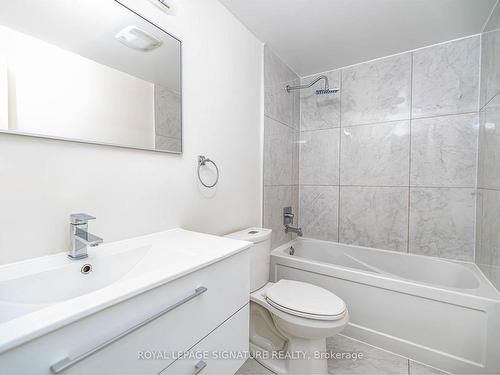 16 Corvus Starway, Toronto, ON - Indoor Photo Showing Bathroom