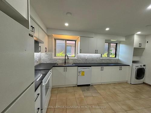 Upper-70 Hisey Cres, Toronto, ON - Indoor Photo Showing Kitchen