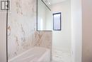 592 Lily Mac Boulevard, Windsor, ON  - Indoor Photo Showing Bathroom 