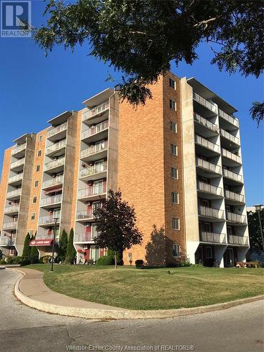 120 Pickering Drive Unit# 705, Amherstburg, ON - Outdoor With Facade