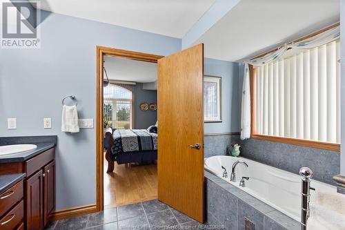 4339 Casgrain Drive, Windsor, ON - Indoor Photo Showing Bathroom