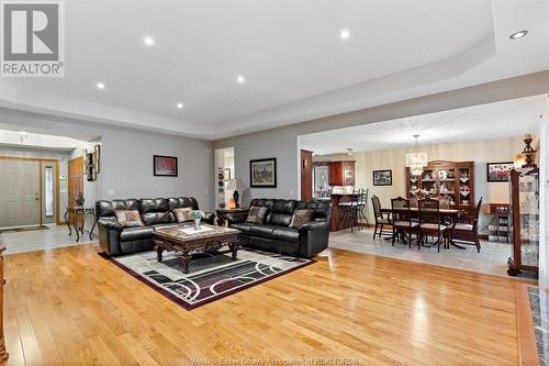 4339 Casgrain Drive, Windsor, ON - Indoor Photo Showing Living Room