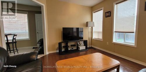 54 Richard Daley Drive, Whitchurch-Stouffville (Stouffville), ON - Indoor Photo Showing Living Room