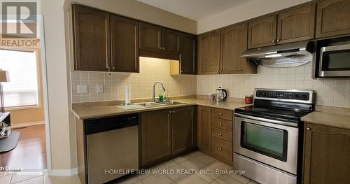 54 Richard Daley Drive, Whitchurch-Stouffville (Stouffville), ON - Indoor Photo Showing Kitchen With Stainless Steel Kitchen With Double Sink