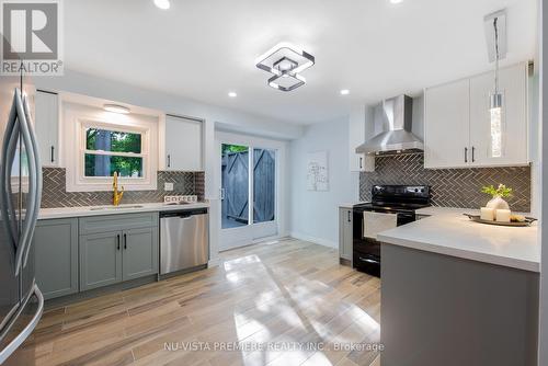 13 Sandalwood Crescent, London, ON - Indoor Photo Showing Kitchen With Upgraded Kitchen