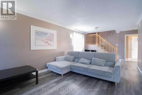 387 Wake Robin Crescent, Kitchener, ON - Indoor Photo Showing Living Room