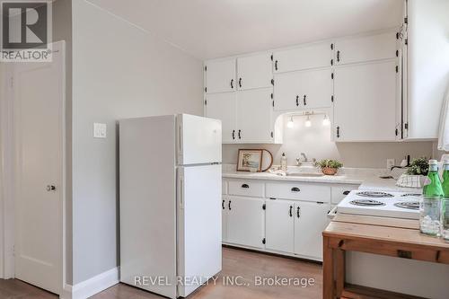 87 Albert Street N, Kawartha Lakes, ON - Indoor Photo Showing Kitchen