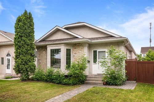 146 Aldgate Road, Winnipeg, MB - Outdoor With Facade