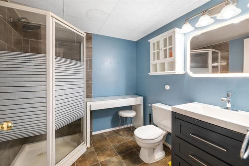146 Aldgate Road, Winnipeg, MB - Indoor Photo Showing Bathroom
