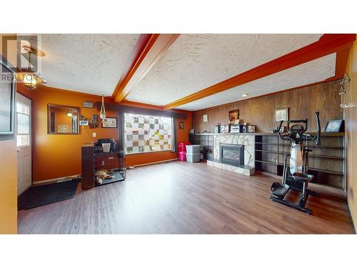 518 11Th  S Avenue, Cranbrook, BC - Indoor With Fireplace