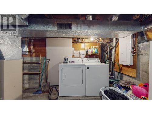 518 11Th  S Avenue, Cranbrook, BC - Indoor Photo Showing Laundry Room