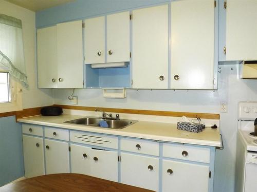 129 Balsam Road, Atikokan, ON - Indoor Photo Showing Kitchen With Double Sink