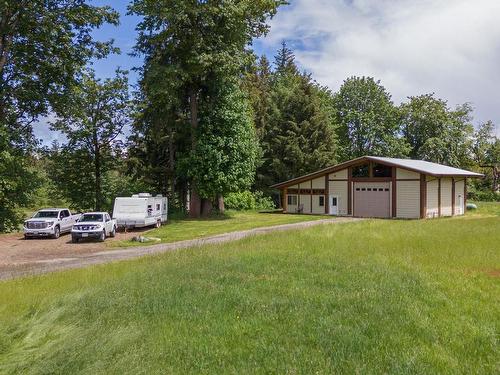 3942 Dove Creek Rd, Courtenay, BC 