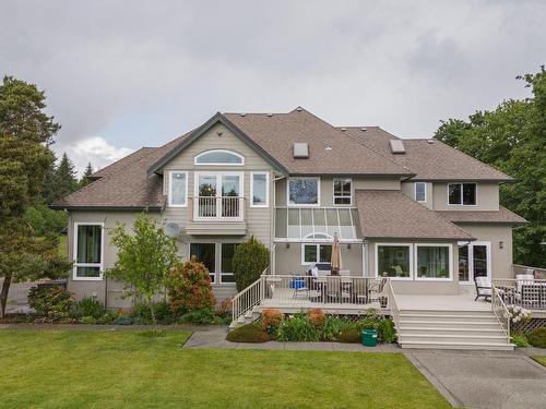 3942 Dove Creek Rd, Courtenay, BC 