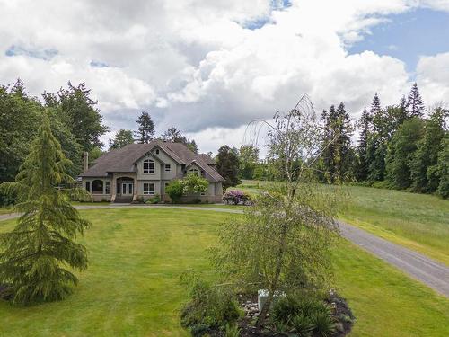 3942 Dove Creek Rd, Courtenay, BC 