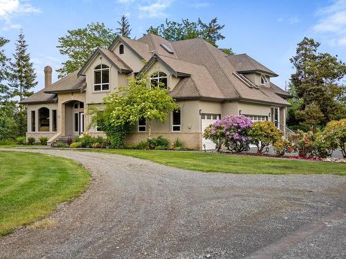 3942 Dove Creek Rd, Courtenay, BC 